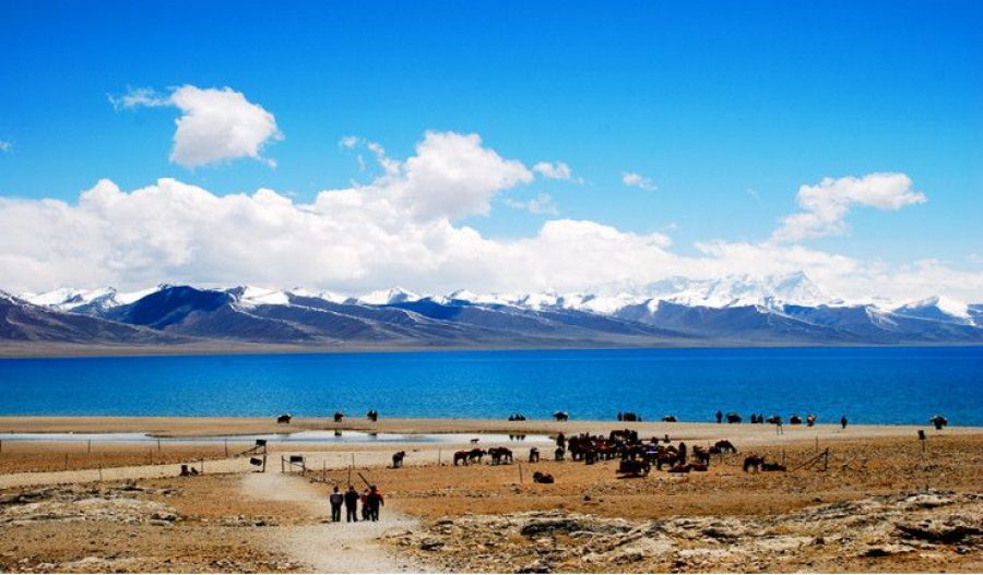 Namsto The heavenly lake of Tibet