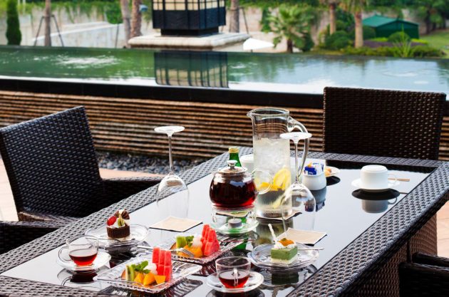 The dining area of the Garden Arbor, Hangzhou Rose Garden Resort and Spa