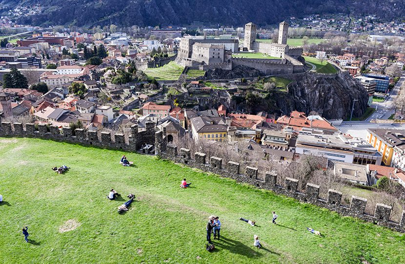 Walls of Montebello castle at Bellinzona (by Stefano Ember)