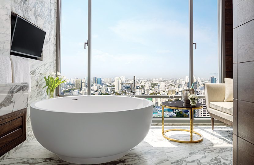 Rattanakosin Suite - tub with a view