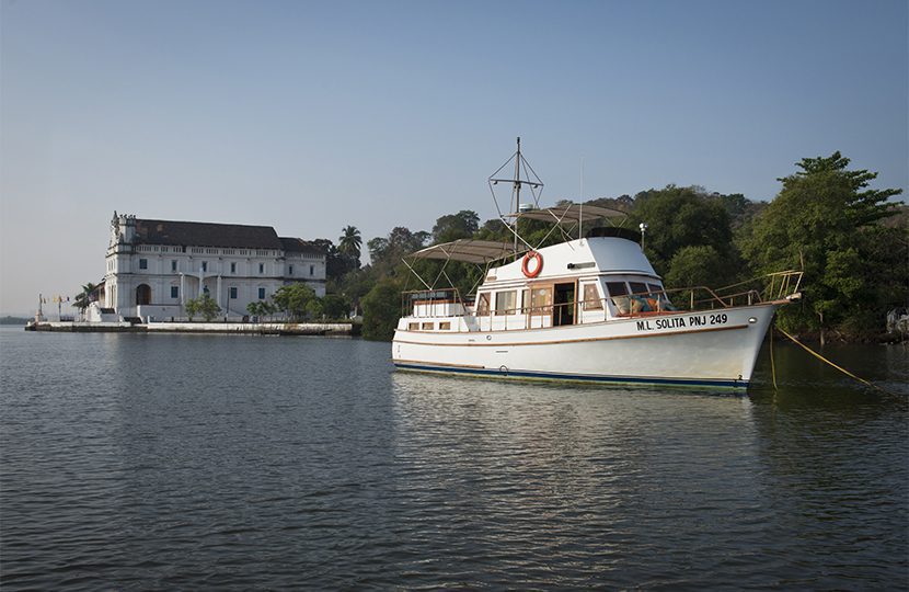 Solita cruising the river