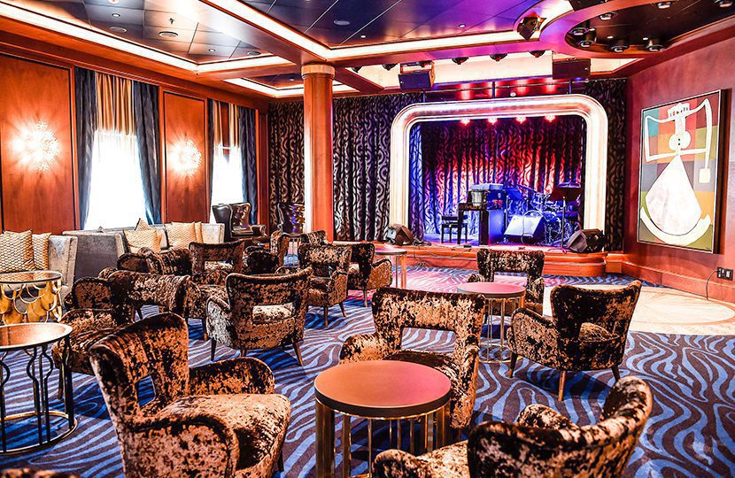 An aura of elegance at the Seven Sea Explorer’s Lounge