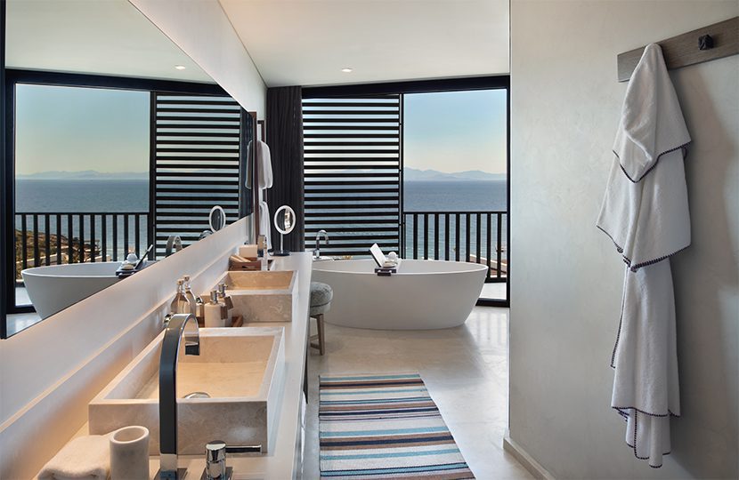 Seaview Deluxe Room bathroom