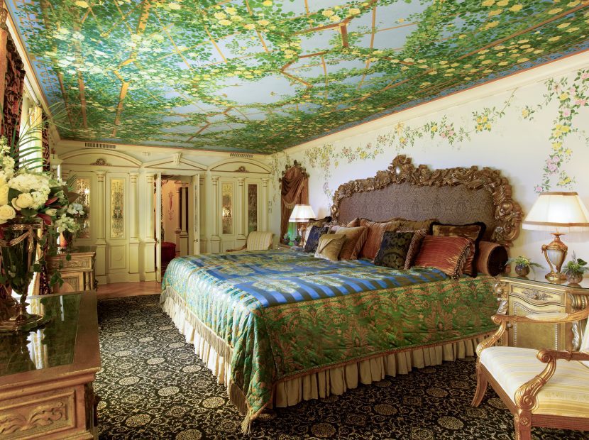 Versace Mansion Venus Suite Bedroom