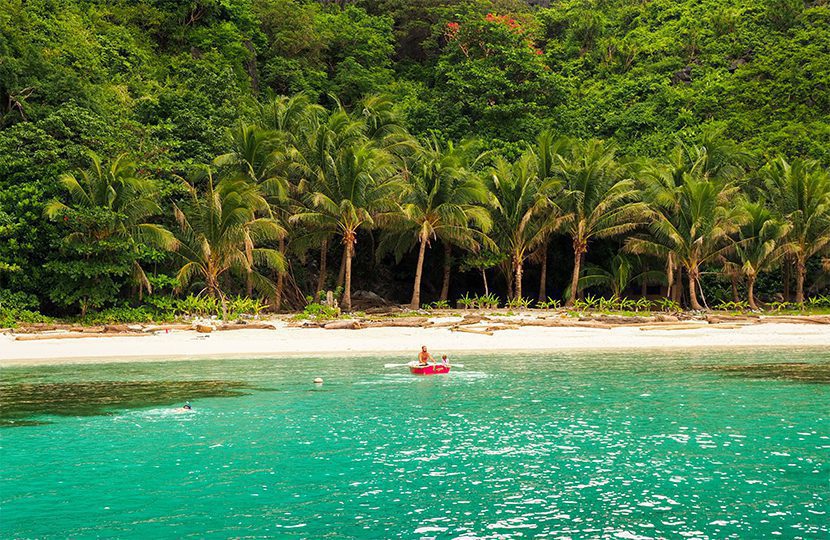 Live out your castaway fantasy somewhere in Palawan