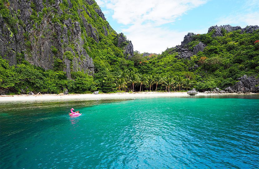 It’s easy to nd a private slice of paradise in Palawan