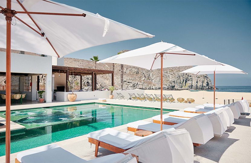 Hotel San Cristóbal pool loungers by Nick Simonite
