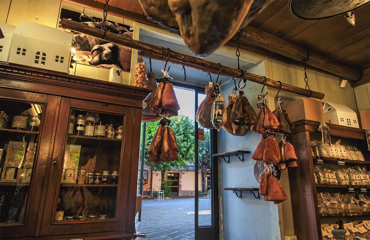Cured meat shops still standing in Norcia - 