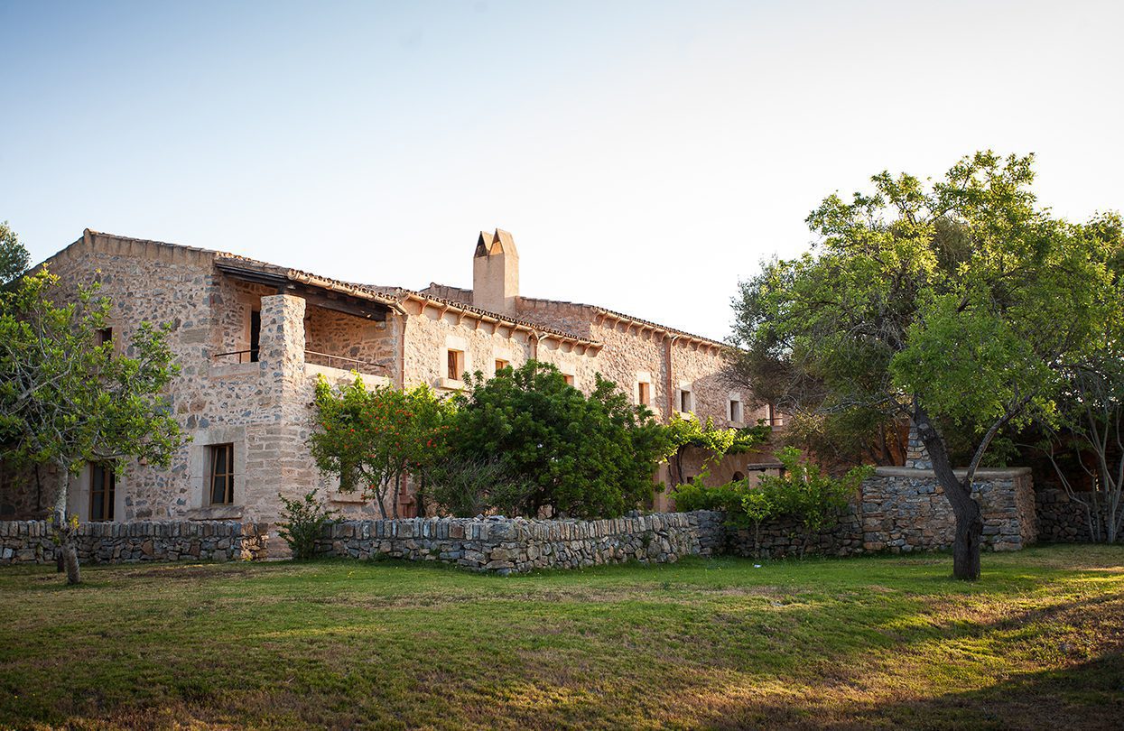 Ses Set Cases is hidden away in the gorgeous Mallorcan countryside