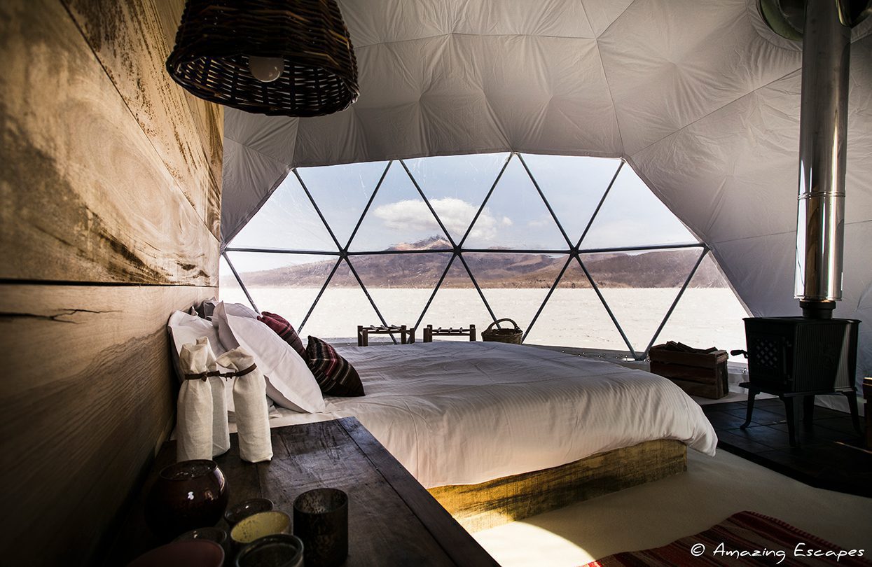 Huge bay windows offer endless views of the salt flats