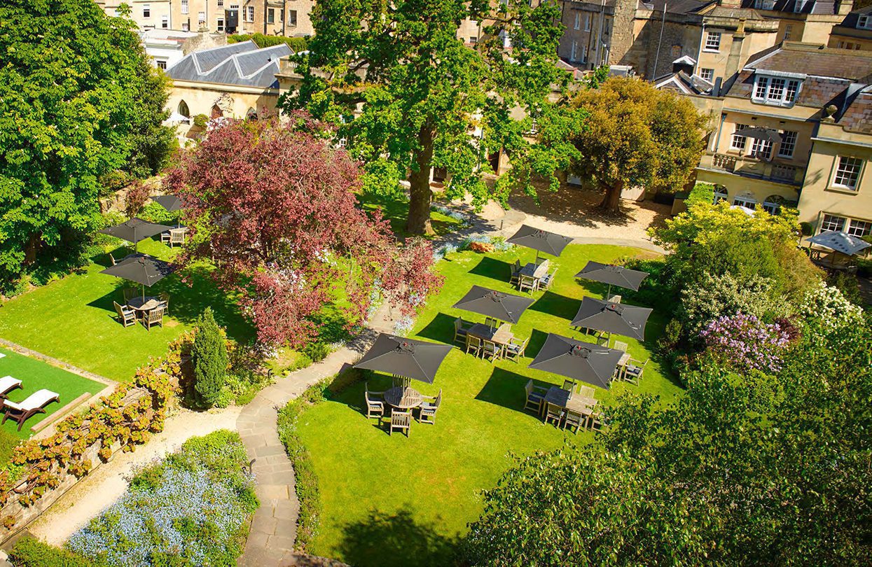 Lazy lunches on the green at the Royal Crescent