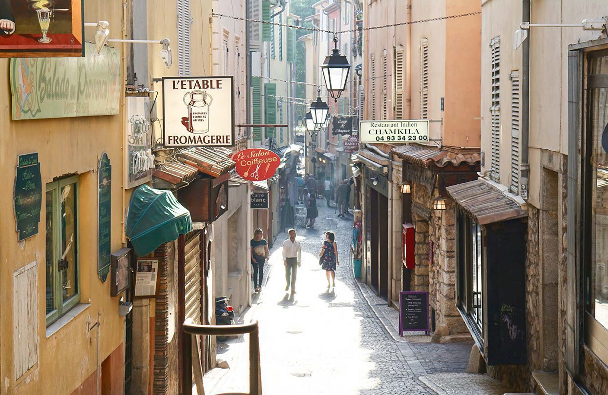 Cobbled backstreets in the old heart of Antibes