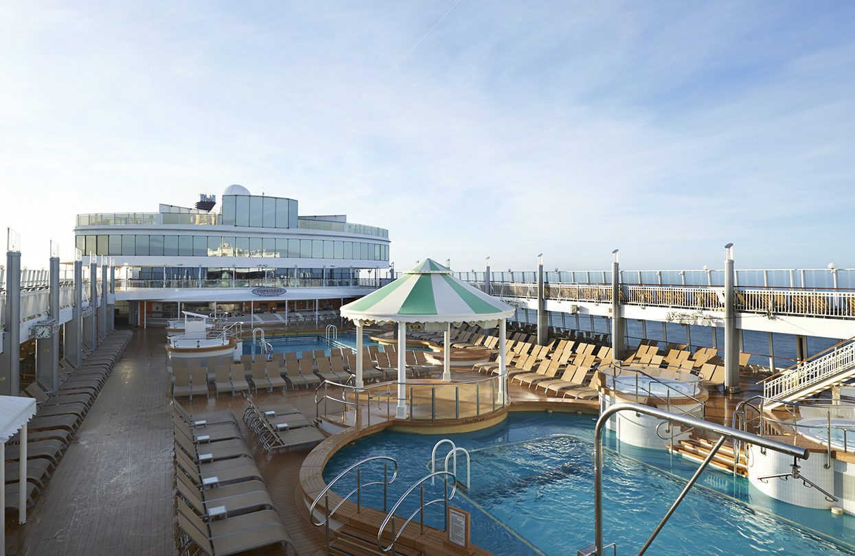 Norwegian Jewel Pool Deck