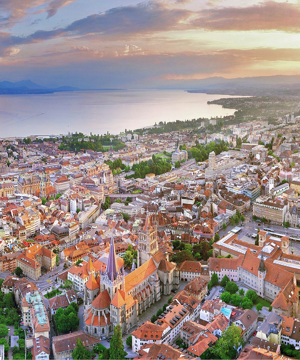 The old town of Lausanne, built on one of the city’s three hills, overlooks the lake, photo by Lausanne Tourisme