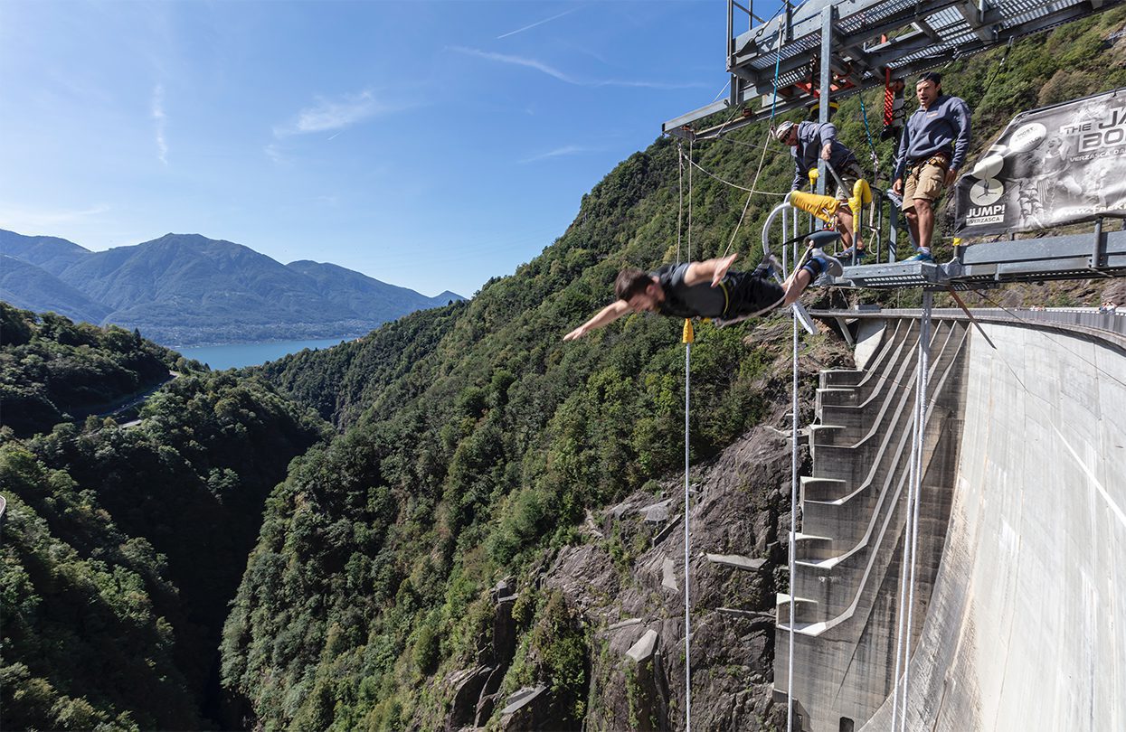 Only the brave dare this thrilling bungee feat (Ascona-Locarno Tourism - foto Alessio Pizzicannella)