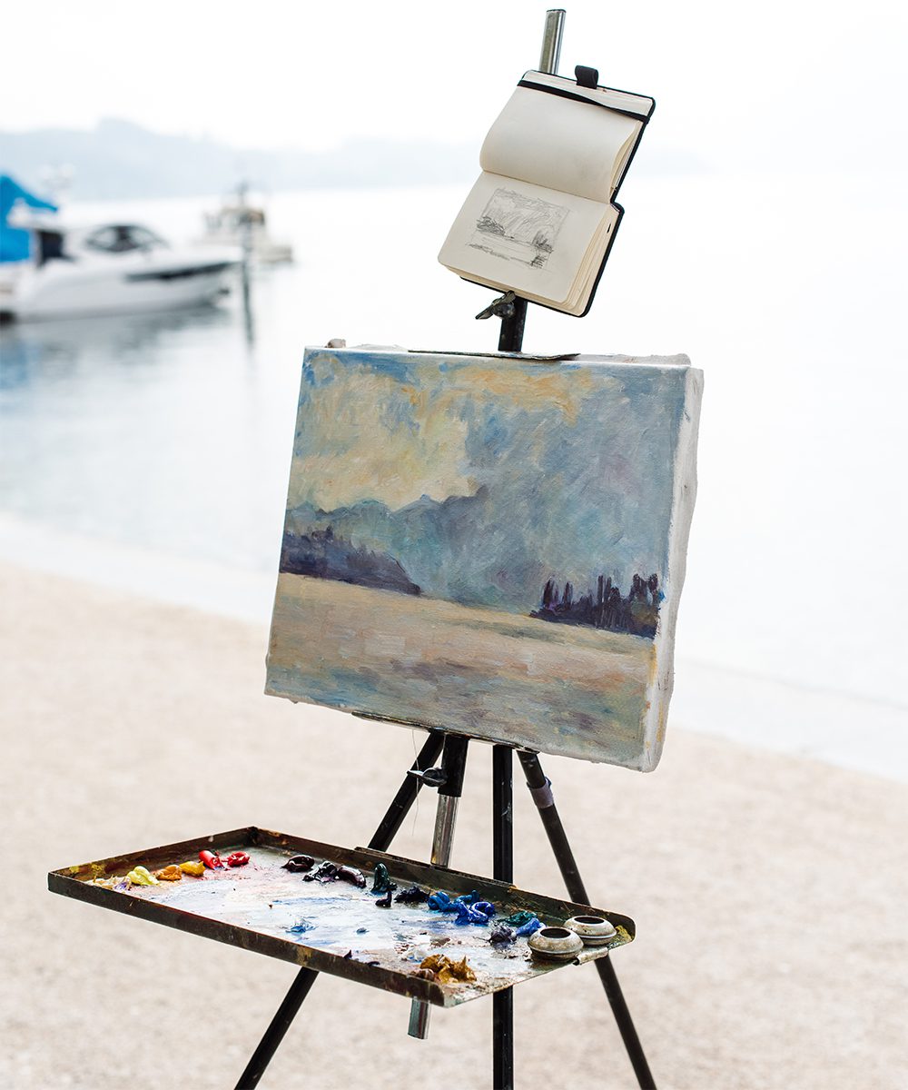 A local artist captures the colours of Lake Lucerne