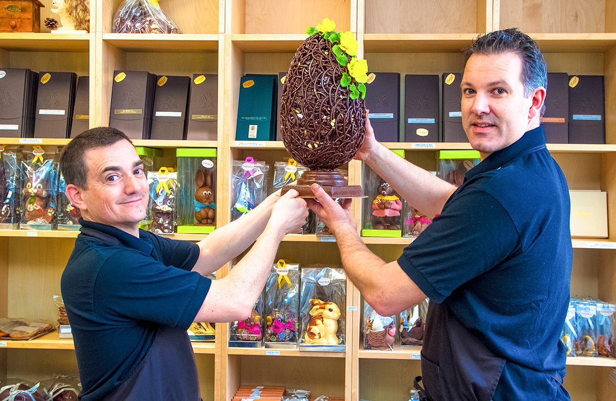 La Bonbonnière - Geneva’s first chocolate bar, serving a menu of 35 chocolate drinks along with their traditional products and creative chocolate designs