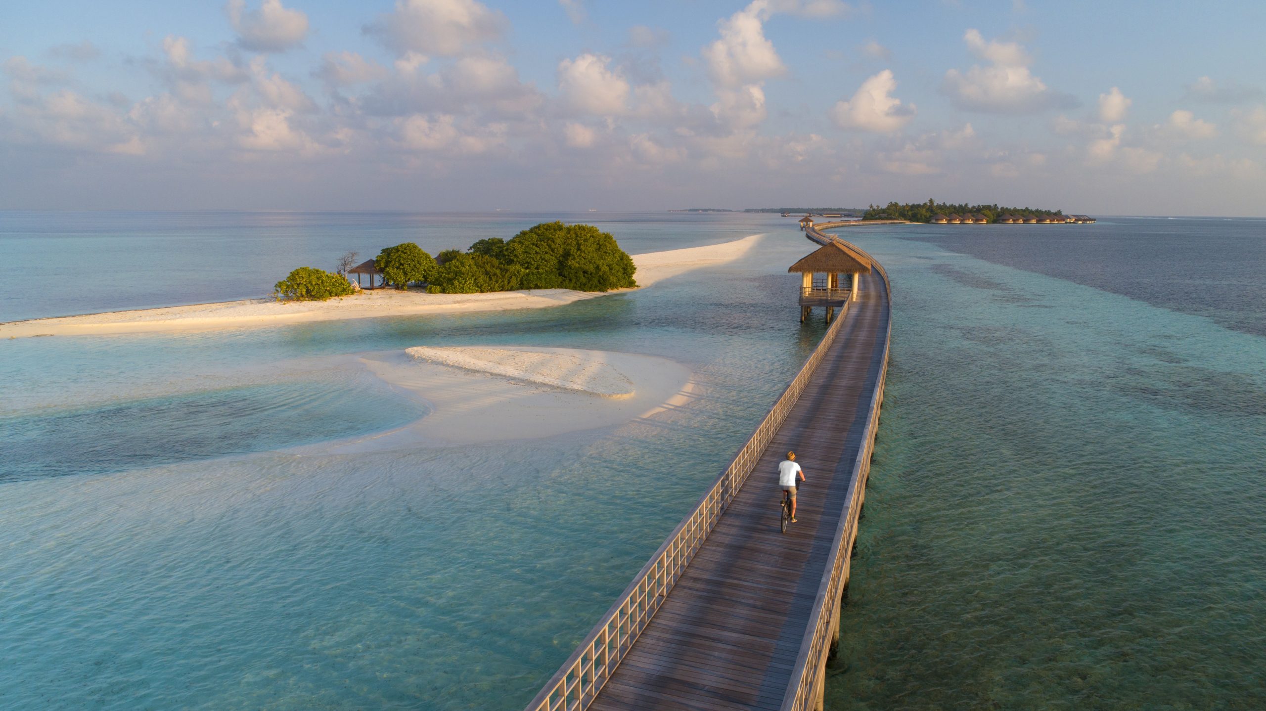The Residence Maldives's bridge that connects the two resorts