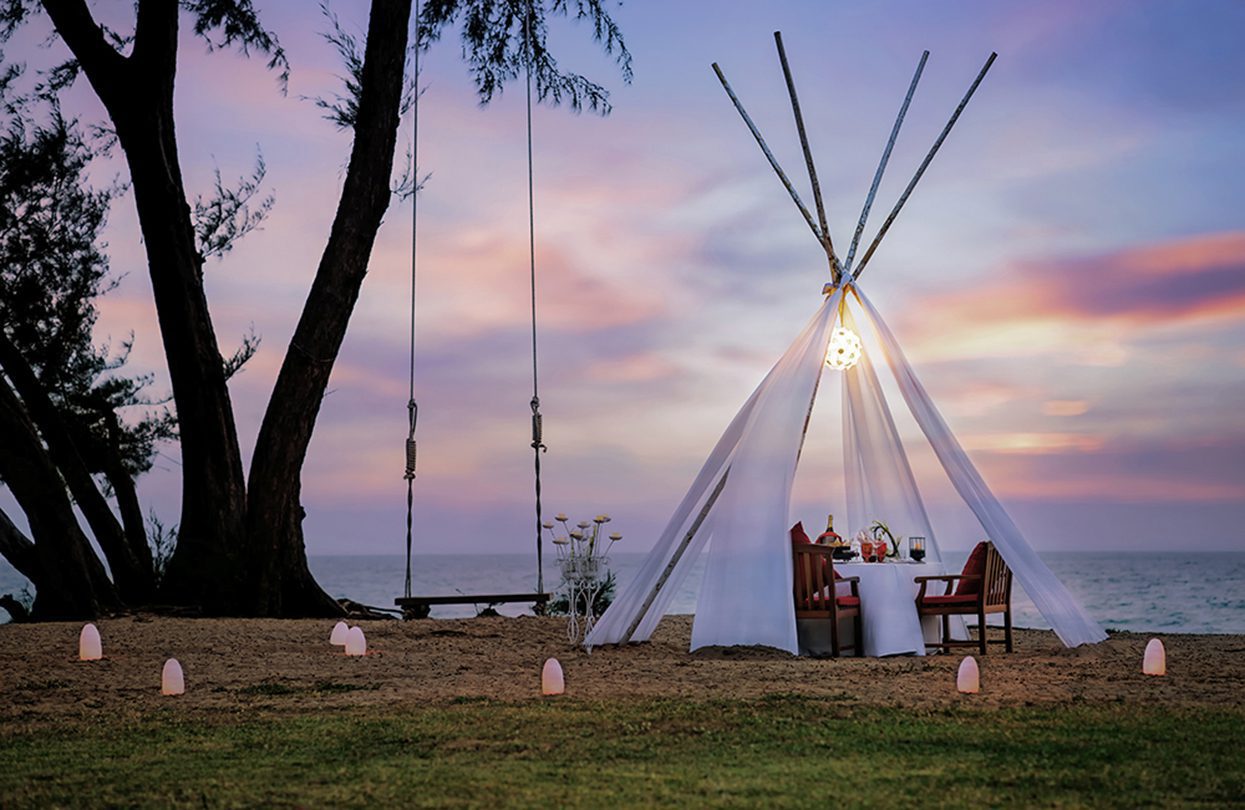 Postcard-perfect pictures during dinner for 2