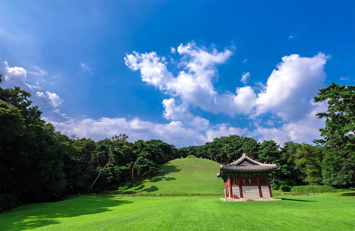 Donggureung Royal Tomb, Guri-si, South Korea - The first king of the Joseon Dynasty, the royal tomb of Yi Seong-gye, by SiHo