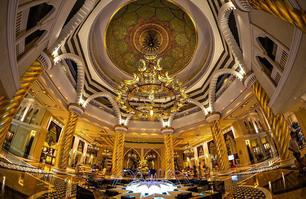 Luxurious lobby in Jumeirah zabeel saray hotel (image by Flying Camera)