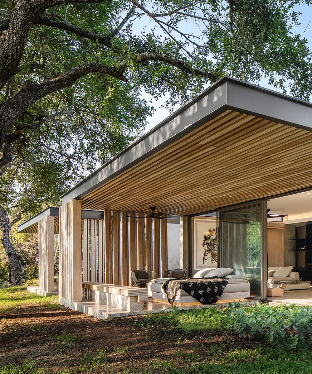 The bedrooms open up completely to the landscape, creating a seamless transition between indoor and outdoor so that guests can be emerged in the true beauty of their surroundings