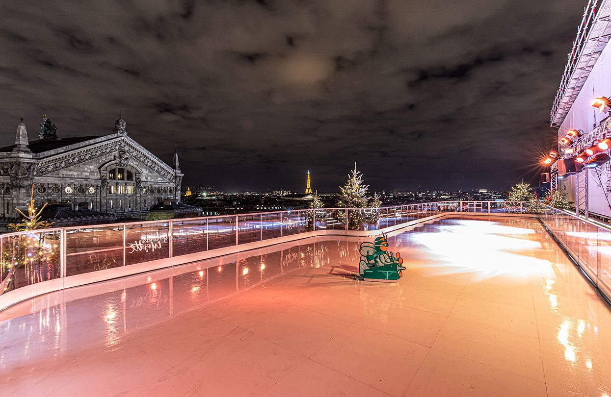 Take an icy spin on the 160 square metre frosty rink perched on the rooftop, one that allows you to soak into the magnificent views of the beloved Eiffel Tower