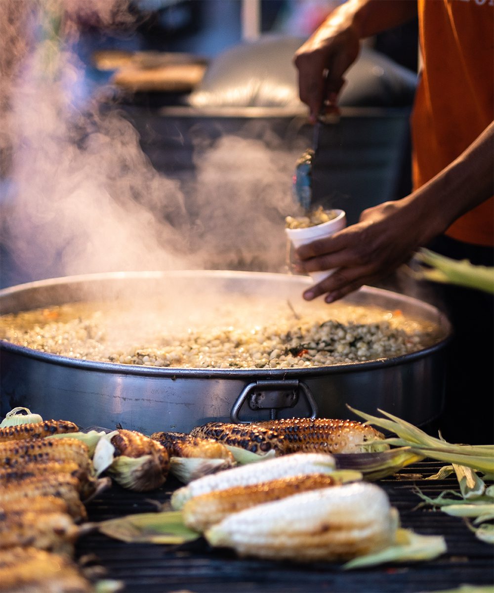 Bid farewell to hunger with grilled corn on the cob, simple yet divine