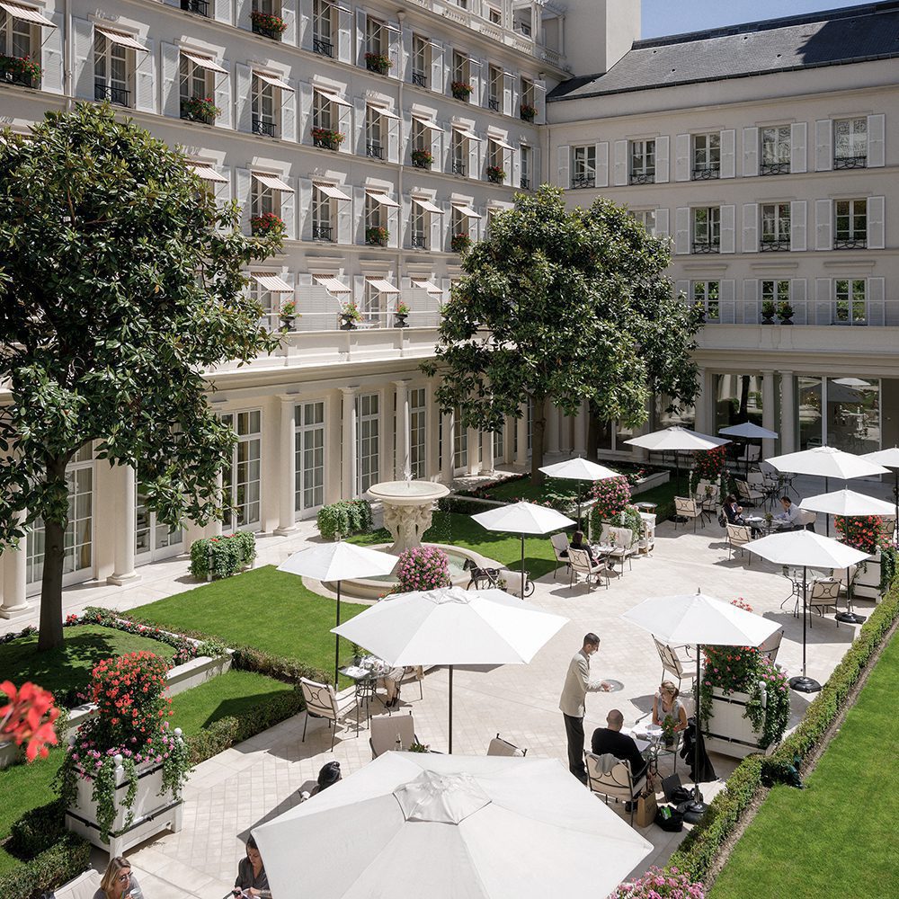 Le Jardin Français is a rare jewel in the heart of Paris – a place where guests can drink and dine amidst fresh greenery and fragrant roses