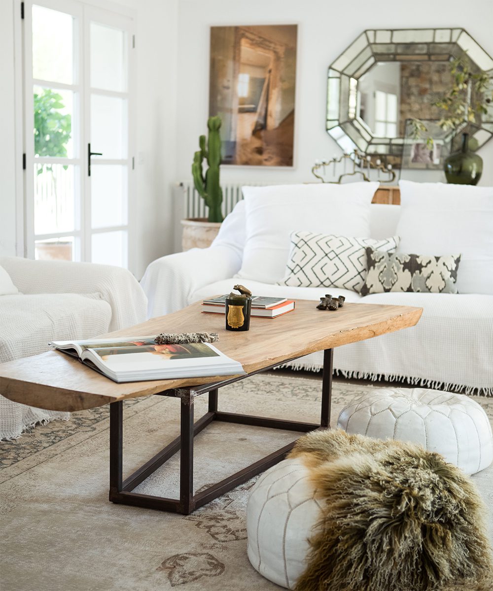 Textured interiors in the house of designer Zoe Jordan