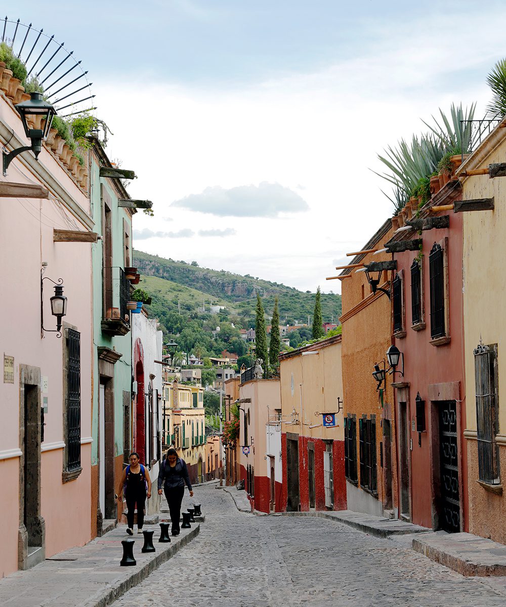 Aldama Street, one of the many picturesque alleyways that define the romantic character of San Miguel’s historic centre
