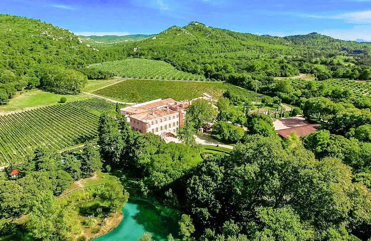 Château d’Estoublon tucked in the natural beauty of Provence