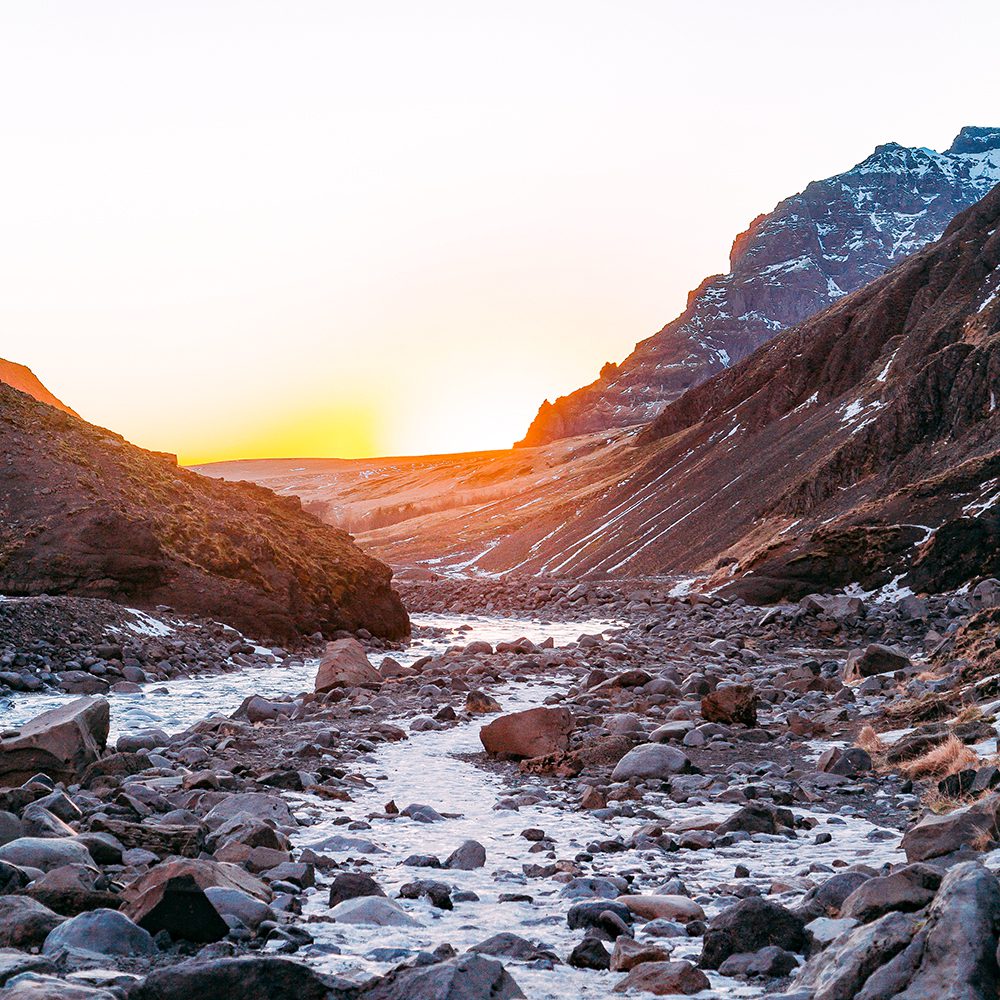 A bitterly cold walk and a rewarding photographic session, such is the nature of Iceland