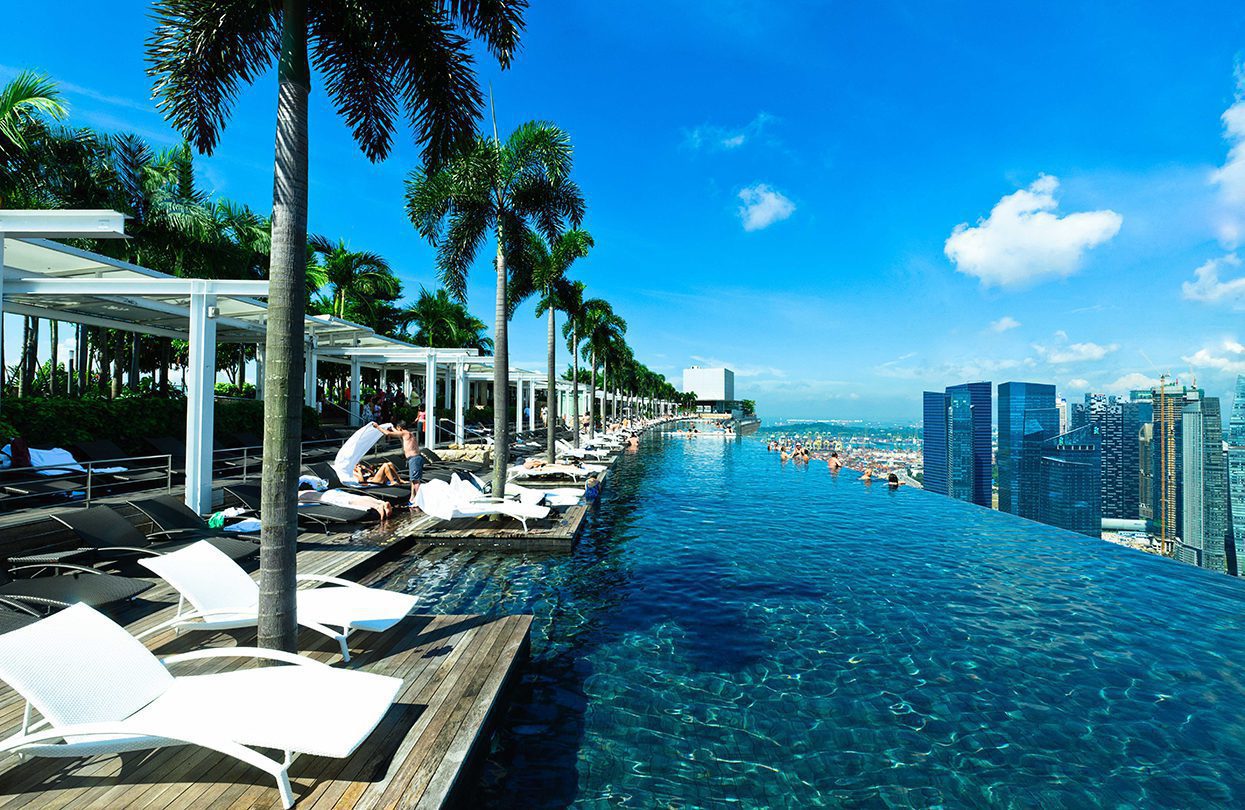 Marina Bay Sands's rooftop infinity pool
