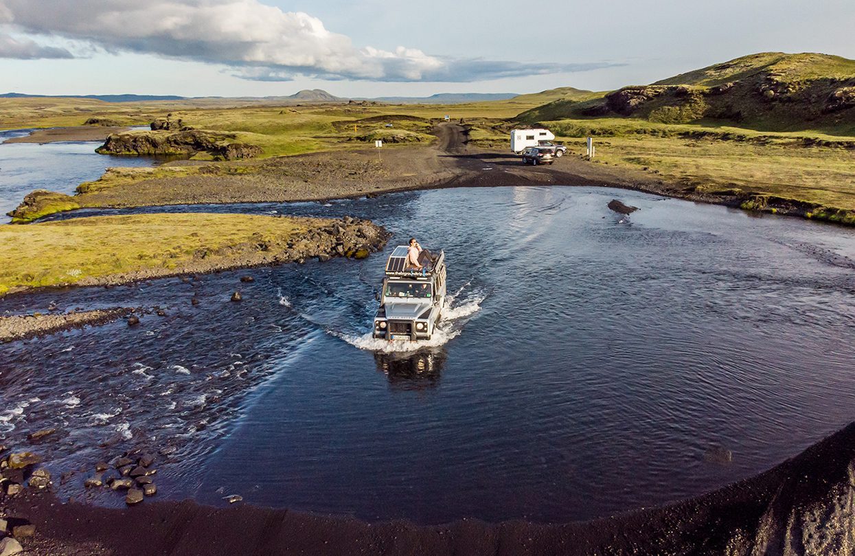 Offroad adventure in Iceland, photo by Sebastian Hahn from Pexels