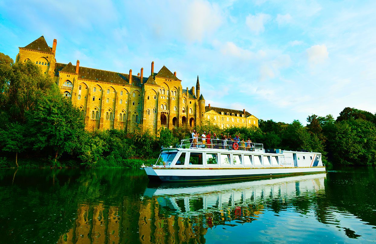 Explore the town of Solesmes on River Sarthe, photo by ©Pascal Beltrami, Sarthe Tourism