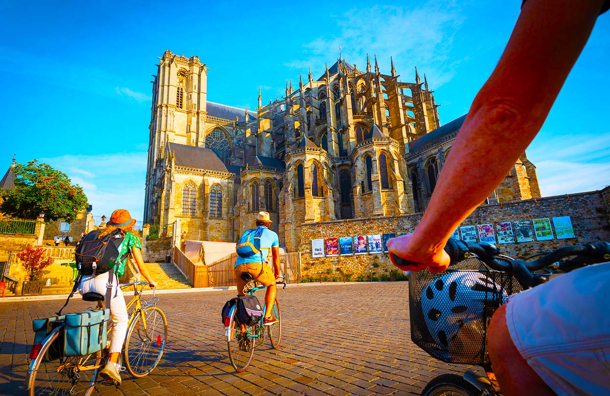 Explore River Sarthe's historic cathedrals, photo by ©Pascal Beltrami, Sarthe Tourism