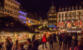 Chalets place de la Cathedrale (c)Philippe de Rexel