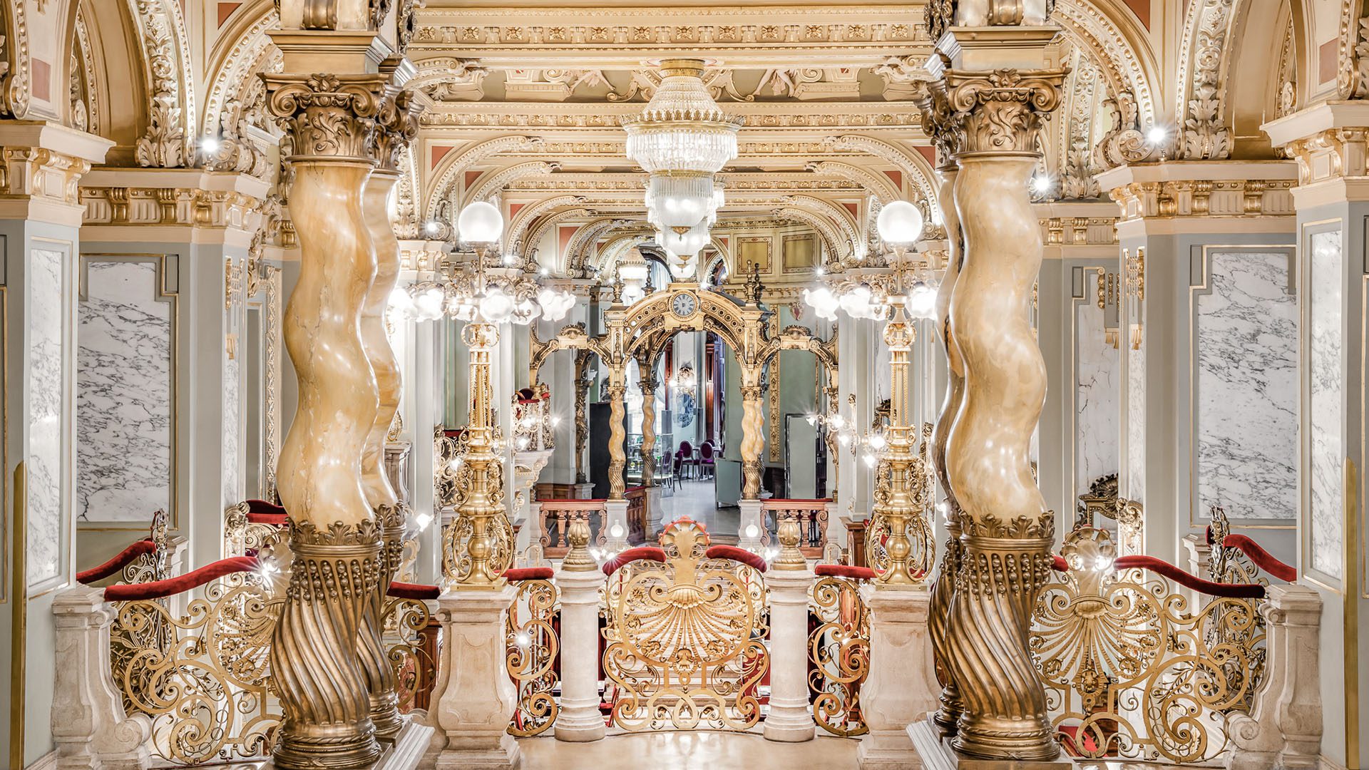 Anantara New York Palace Budapest Hotel - New York Cafe Interior Details