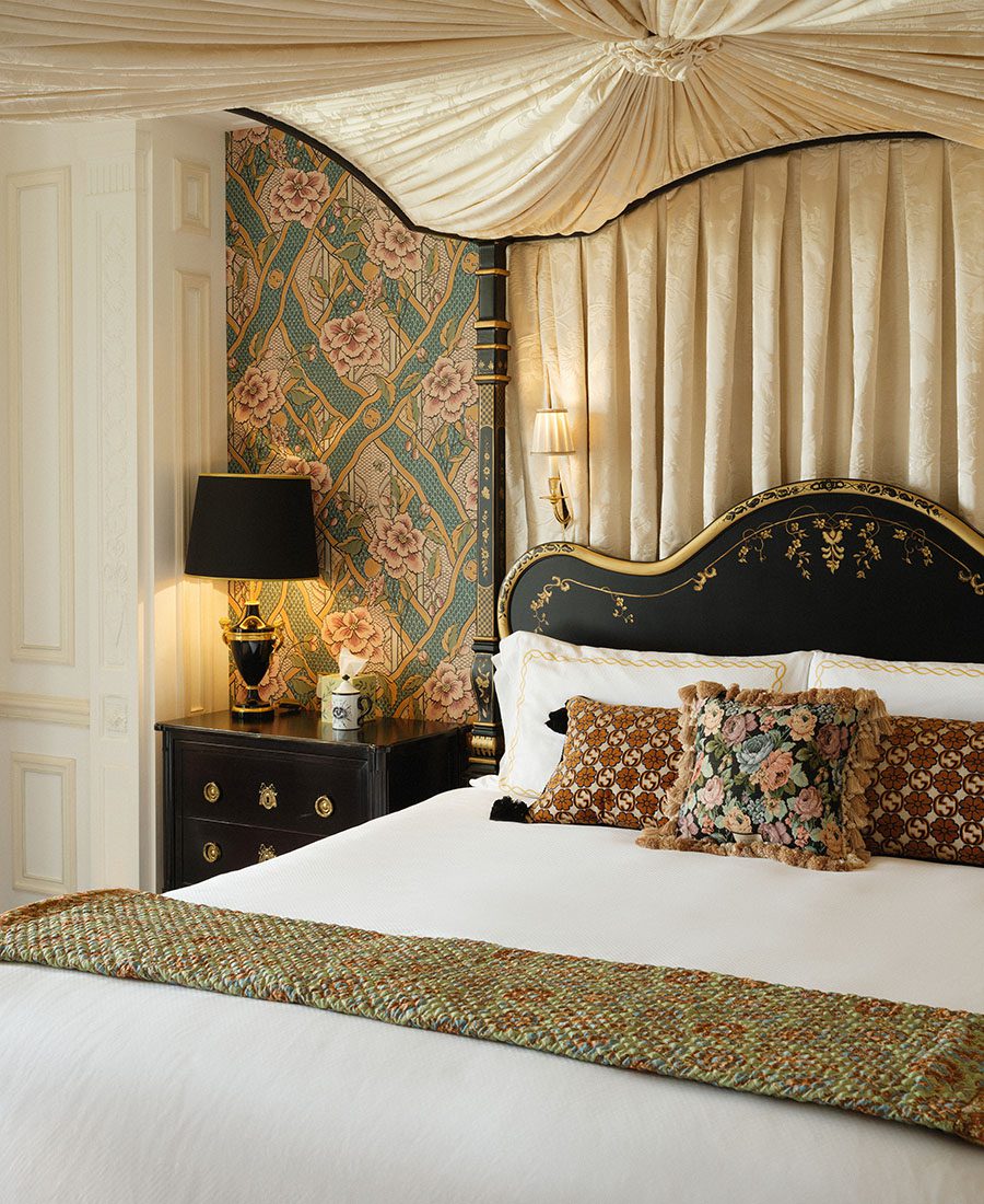 London Savoy Royal Suite