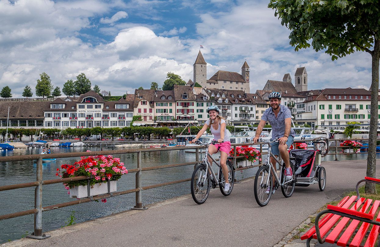 The village of Rapperswil is a beautiful medieval town with a castle on the hill and striking views of the lake, photo by Christof Sonderegger, Zürich Tourismus