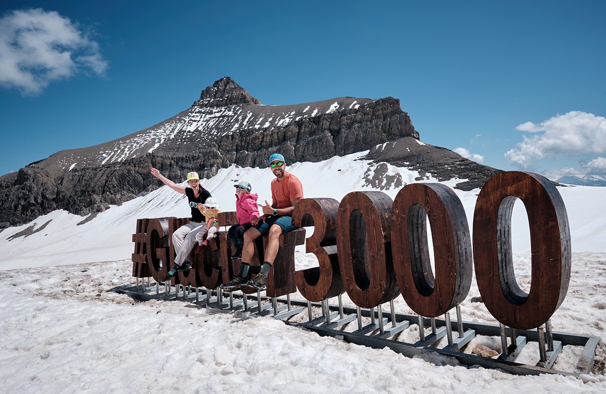 Glacier 3000, a polar paradise of powder is located at the highest point of the Vaudois Alps, image ©Visualps.ch
