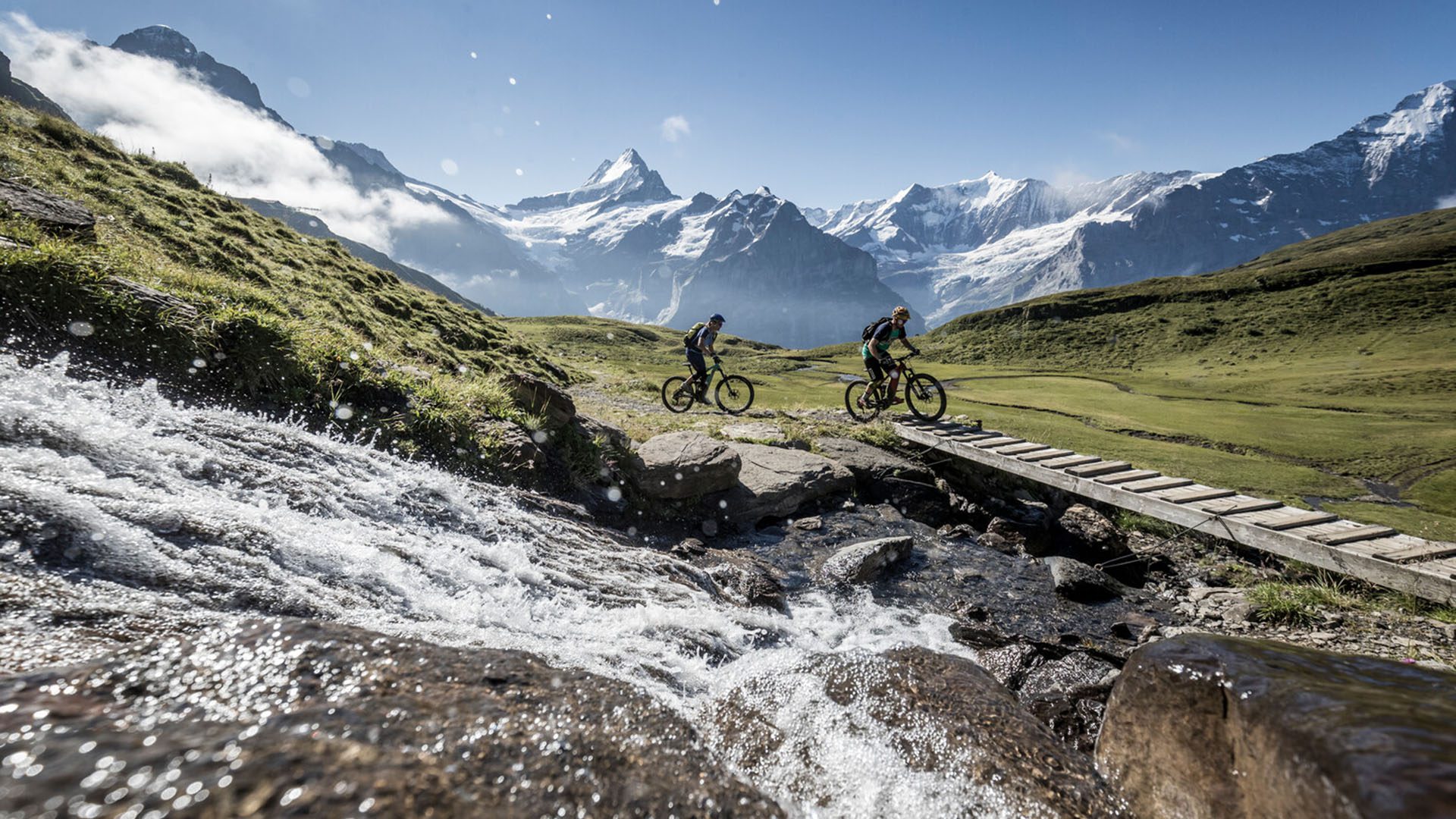 Mountain biking in Grindelwald, image copyright Jungfrau Region Tourismus AG