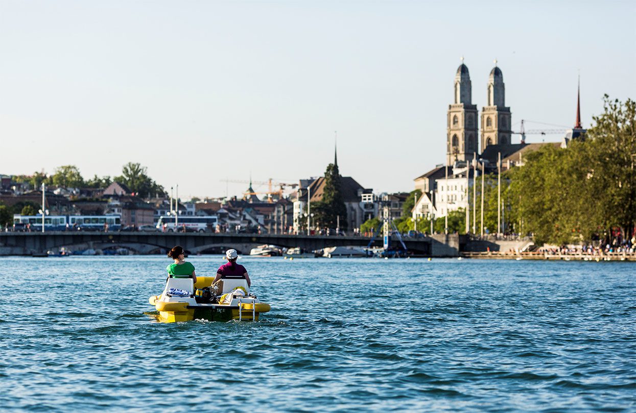 Pedalo, image by Elisabeth Real, Zürich Tourismus