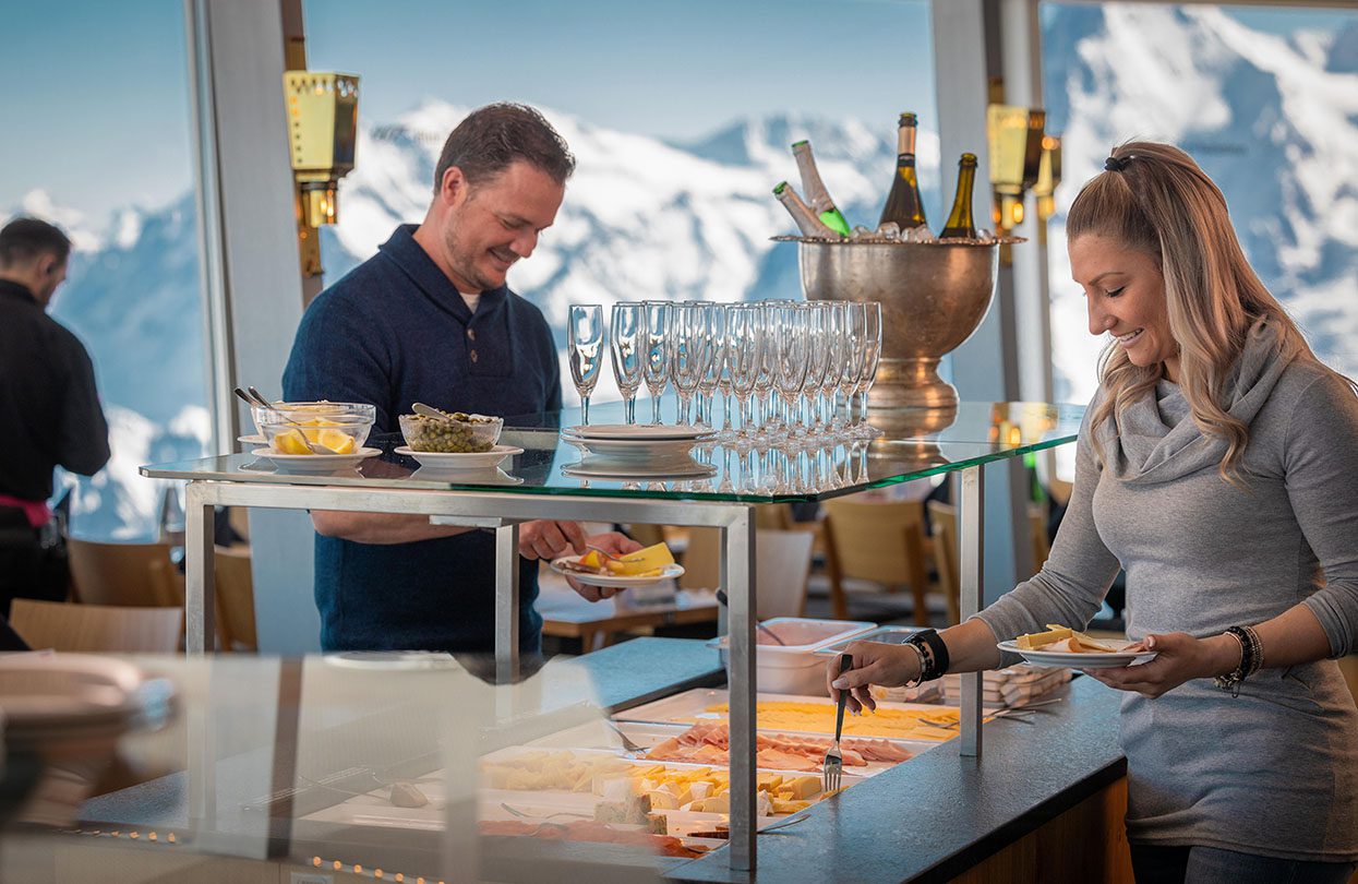 The James Bond Brunch at the rotating Piz Gloria restaurant, image by Switzerland Tourism