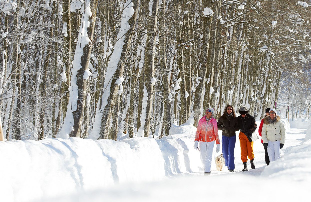 Hiking can be enjoyed by the whole family when at Davos, image by Stefan Schlumpf, Switzerland Tourism