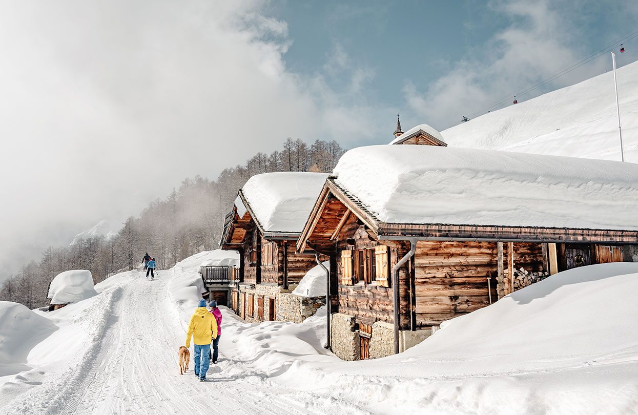 With well prepared paths, exploring the alpine village is fun for the whole family, image by MyLeukerbad AG