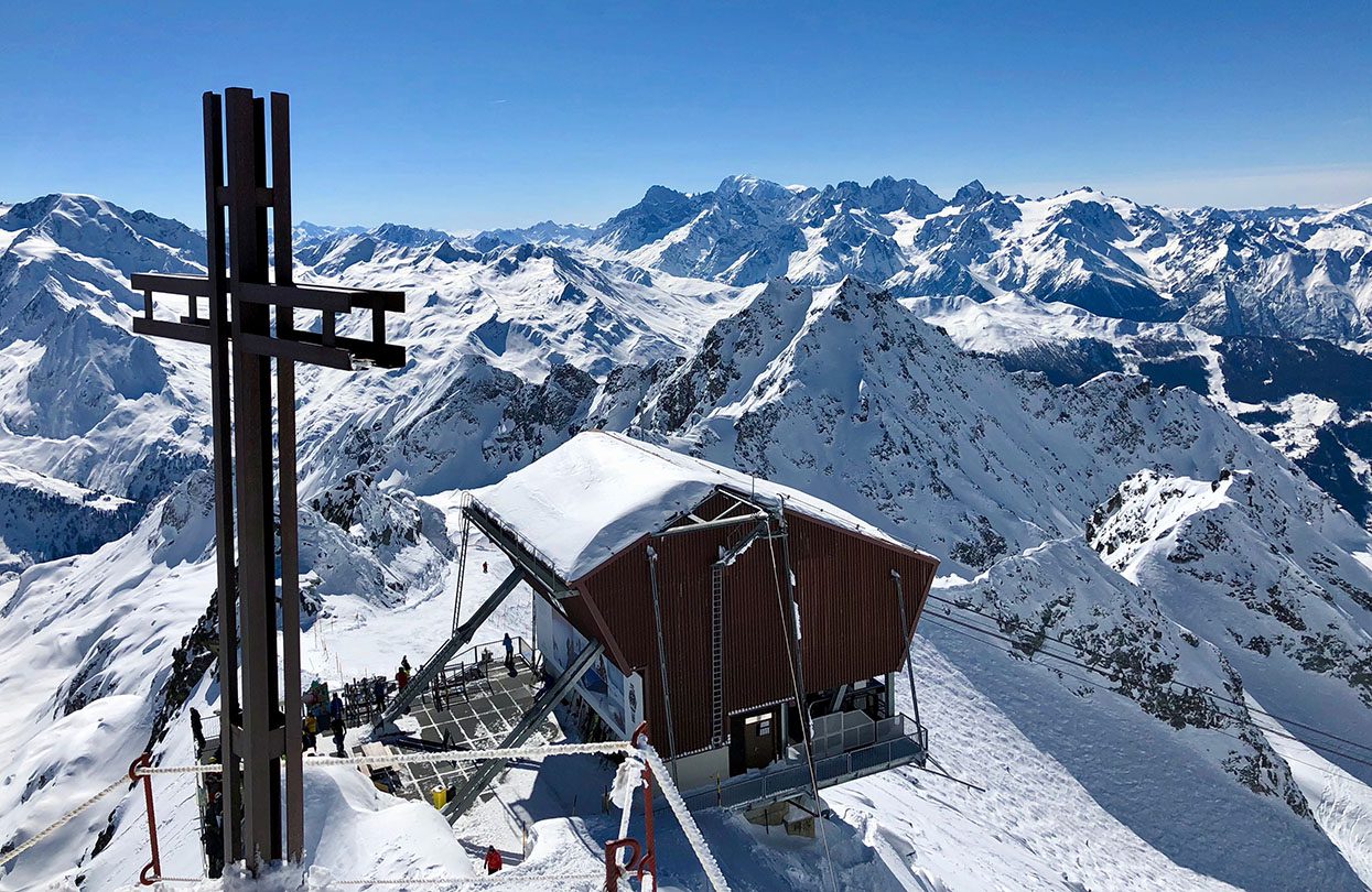 The views from Mont Fort Cable Car, image by Jean Cingria, Switzerland Tourism