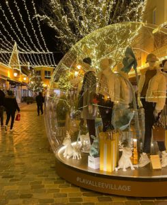 From November 1st, La Vallée Village transforms into a sparkling wonderland for all your holiday shopping needs