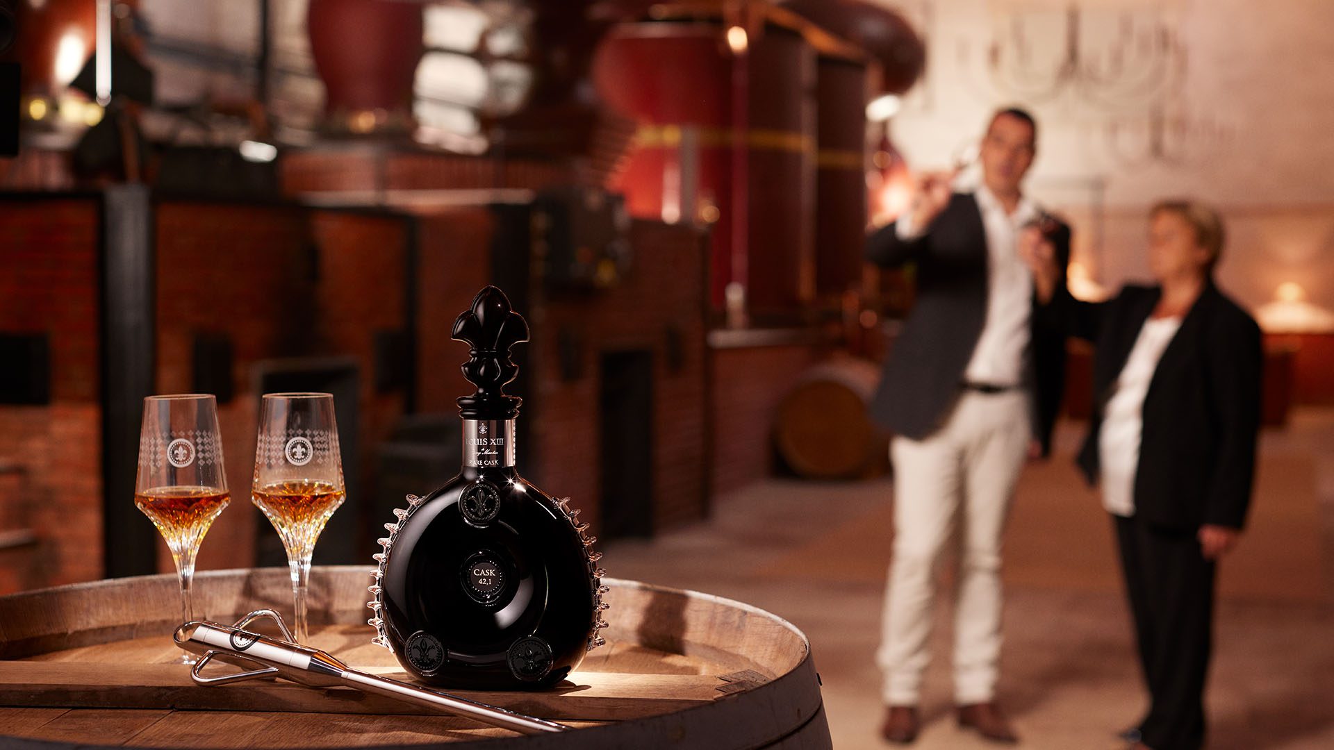 Introducing The Crown Jewel LOUIS XIII RARE CASK 42.1, Poured